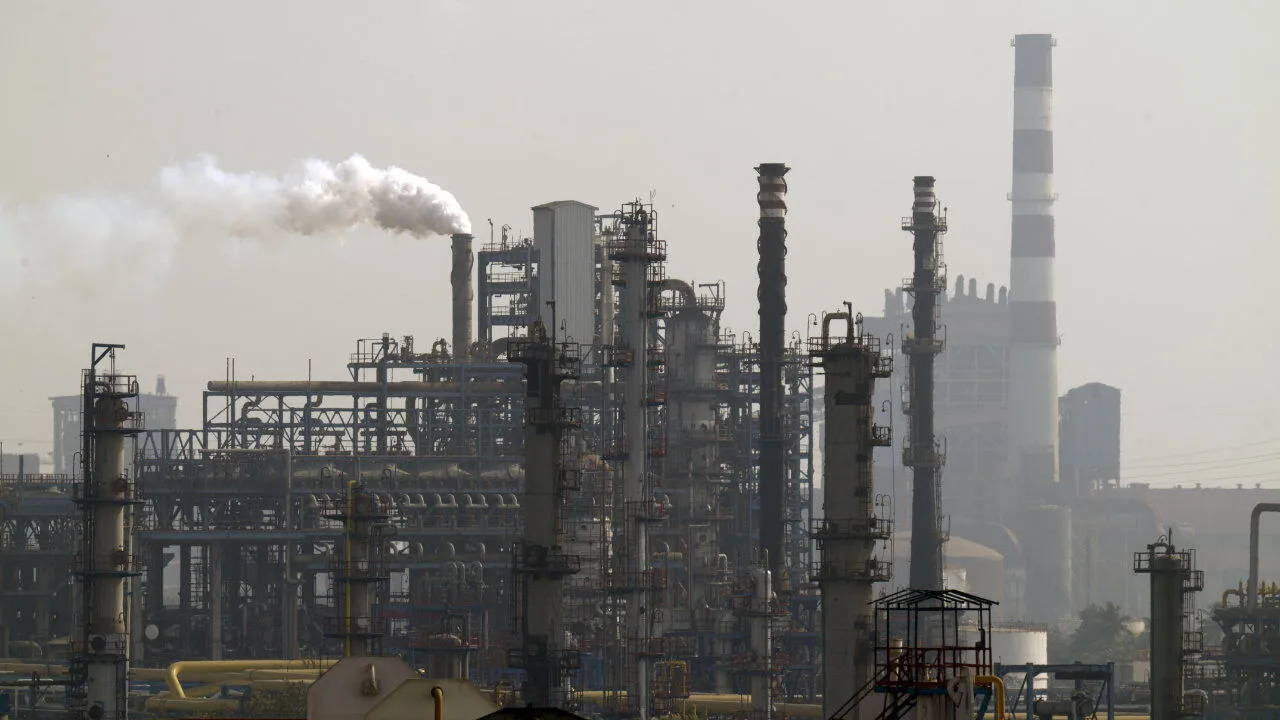 Asia’s Energy Panic: How the Iran War Is Disrupting Gulf Oil, LNG, and Global Supply Chains