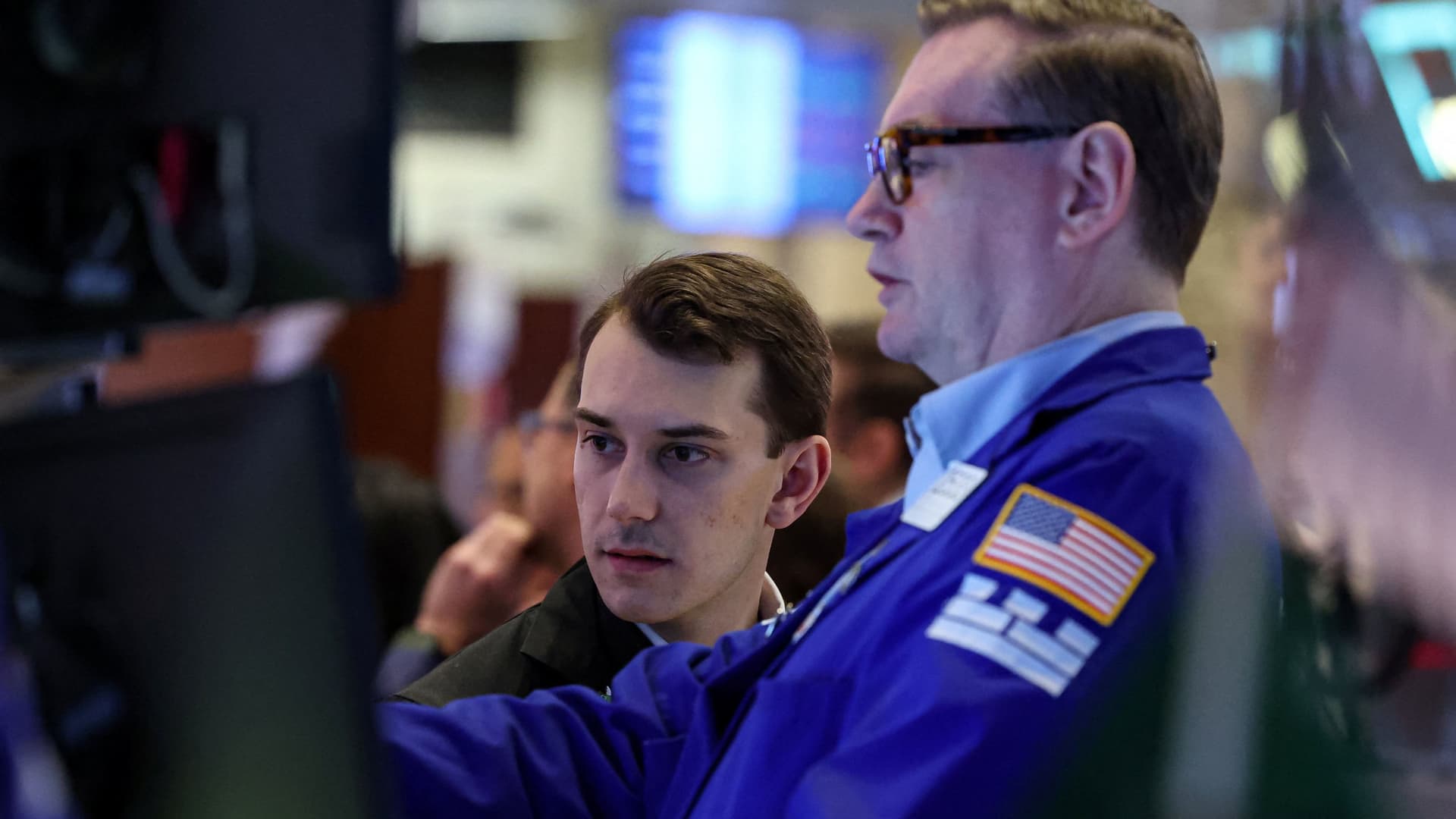 Stock Close Lower as Iran Ceasefire Deadline Looms Amid Threat of Canceled Talks